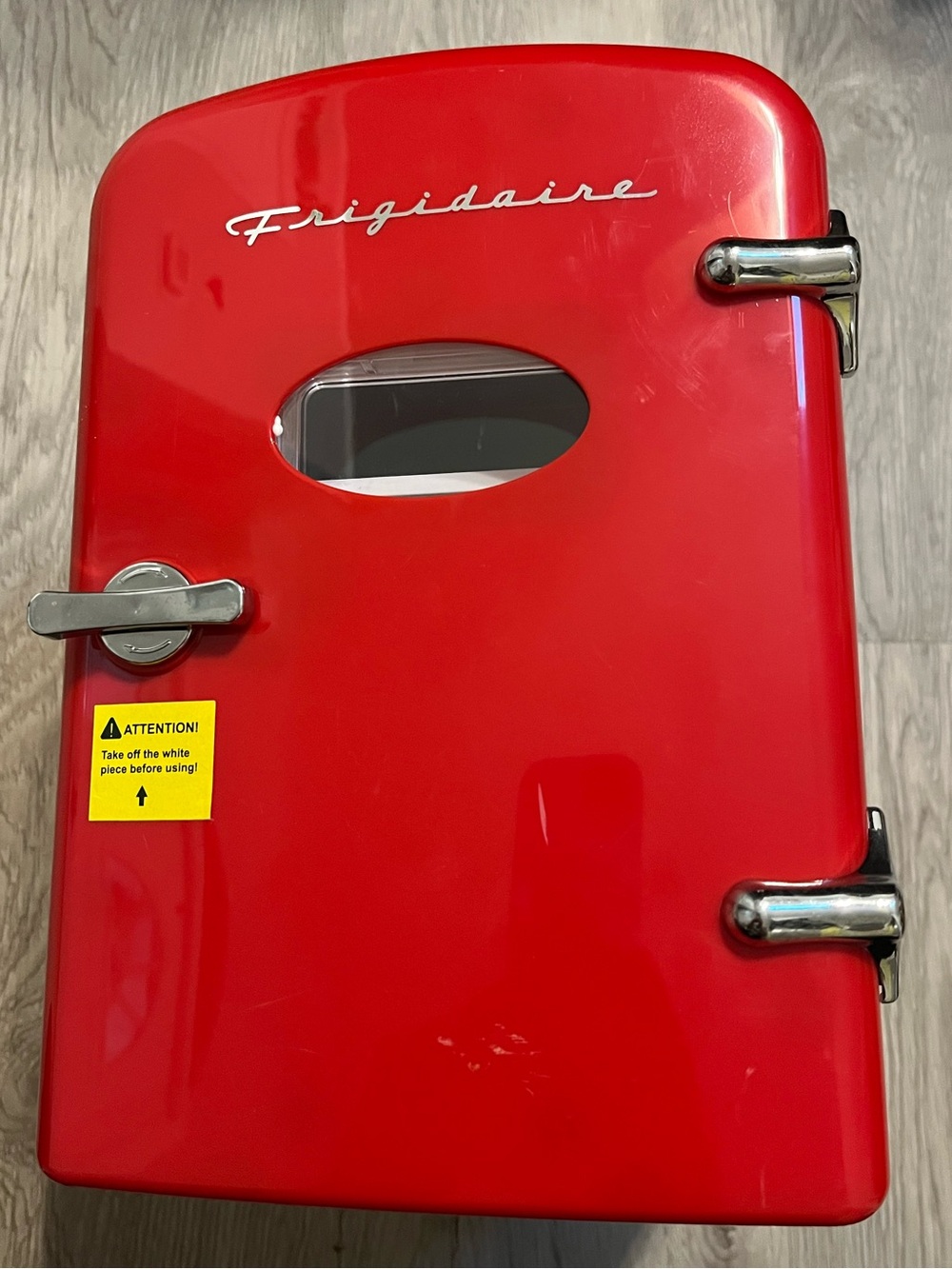Frigidaire Retro Glossy Red Mini Desktop Fridge with Handle, Portable